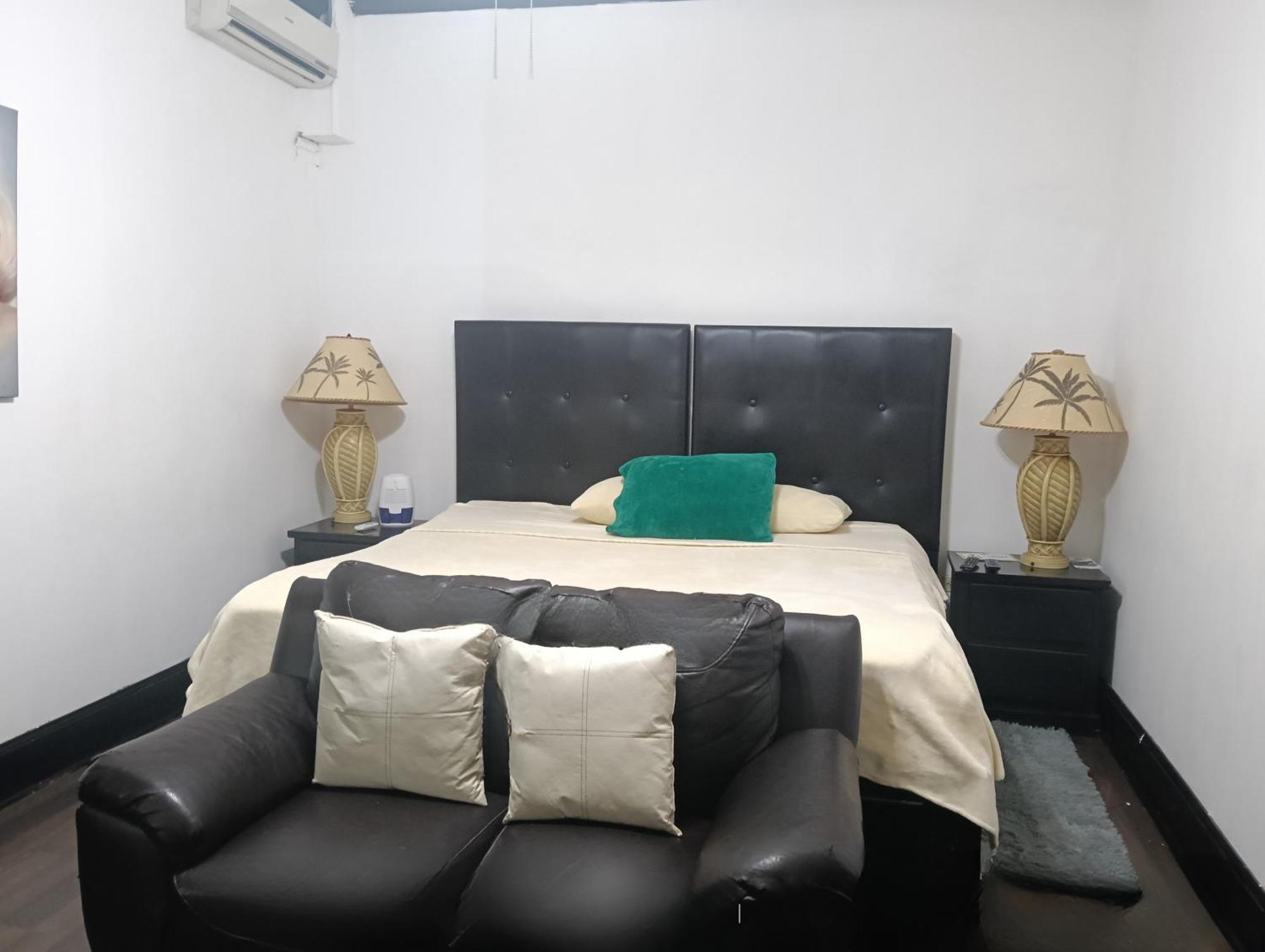 Hotel Garcias Suites, Linares Exteriör bild